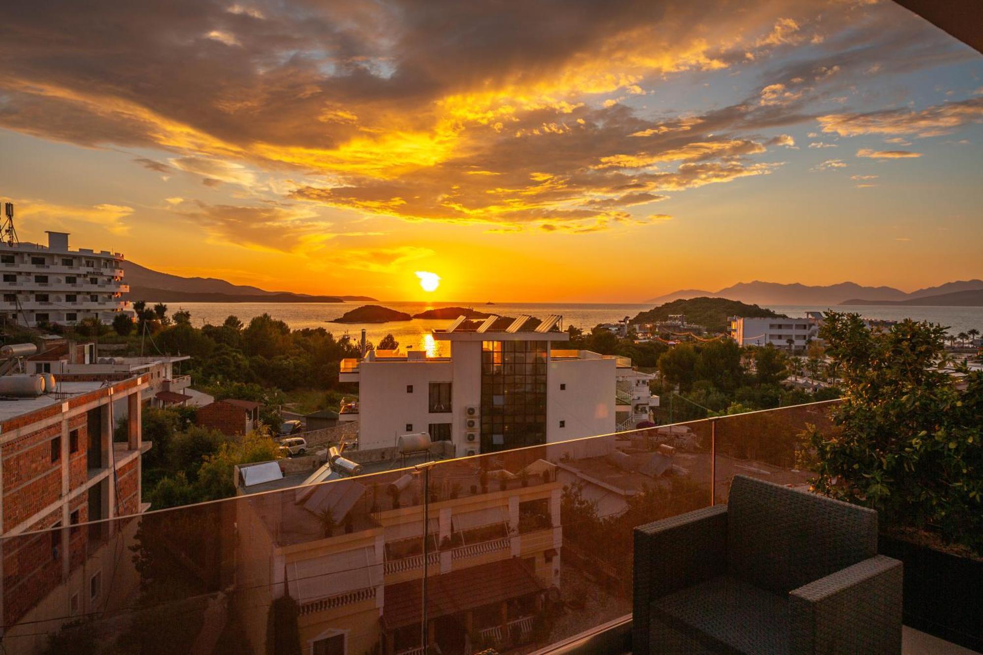 Hotel Sole Mare Ksamil Exteriör bild